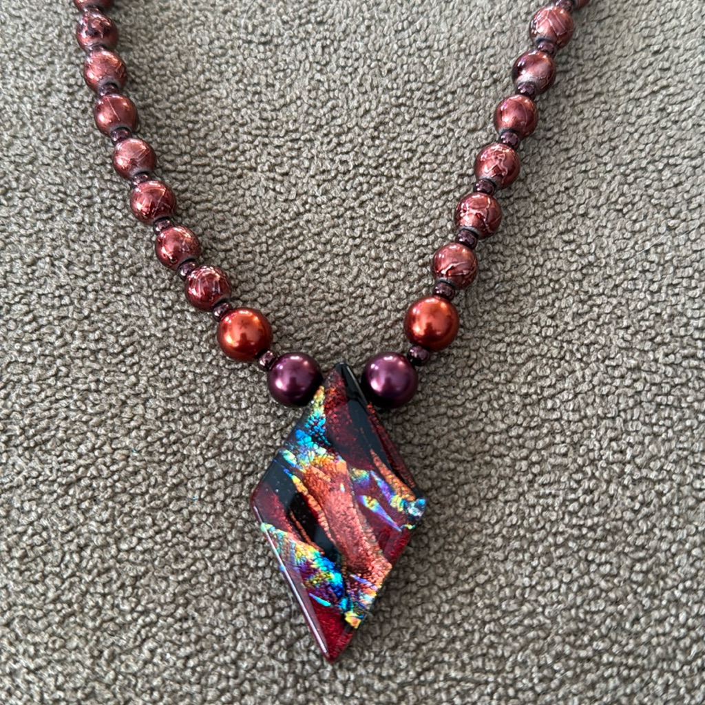 Colorful Burgundy Multicolor Metallic Beaded Pendant Charm Necklace 17 Td 14$